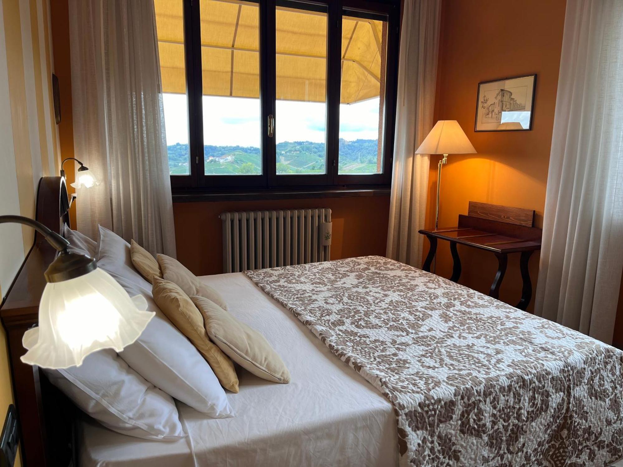 Belvedere Bike Hotel Montà Δωμάτιο φωτογραφία