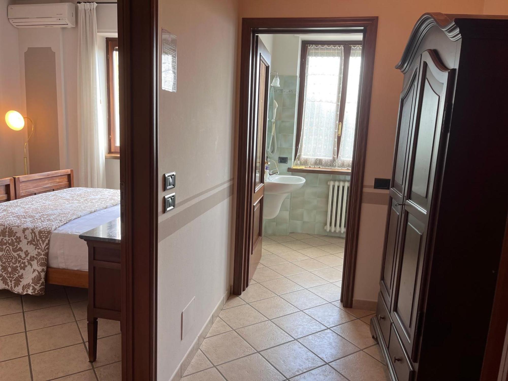 Belvedere Bike Hotel Montà Δωμάτιο φωτογραφία